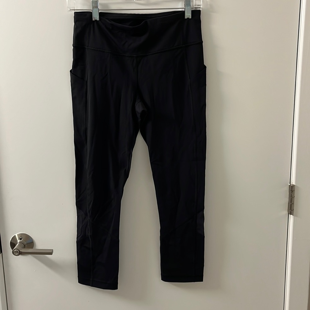 Lululemon pace rival crop